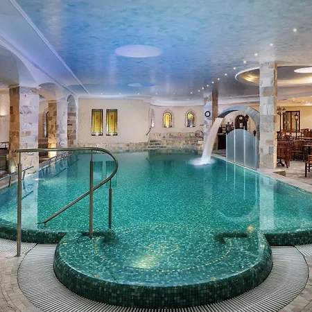 Carlsbad Plaza Medical & Wellness Hotel