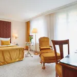 Carlsbad Plaza Medical & Wellness 5*