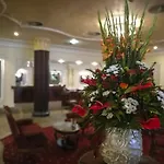 Carlsbad Plaza Medical & Wellness Отель