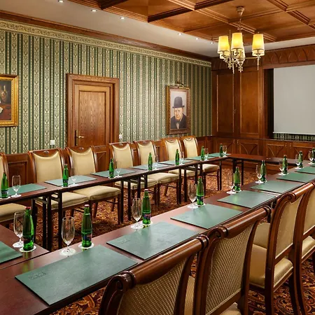 Carlsbad Plaza Medical & Wellness Hotel
