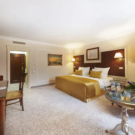 Отель Carlsbad Plaza Medical & Wellness 5*