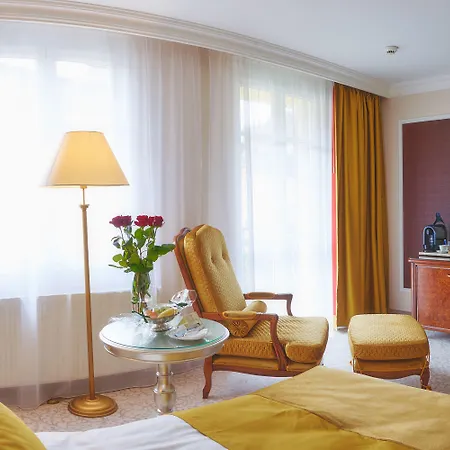 Carlsbad Plaza Medical & Wellness Hotel Karlovy Vary