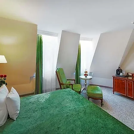 Carlsbad Plaza Medical & Wellness 5*
