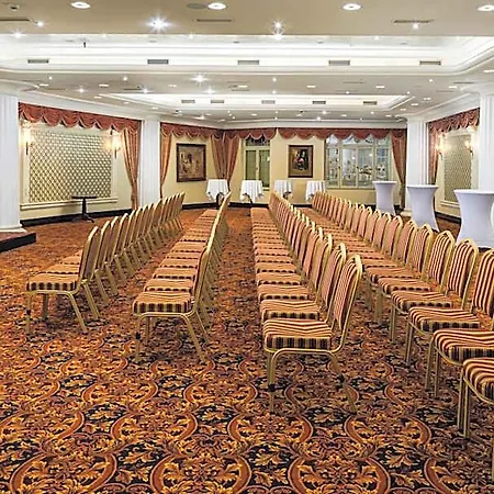Carlsbad Plaza Medical & Wellness Отель 5*