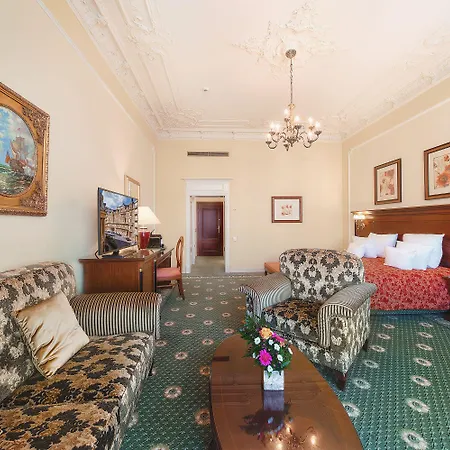 Carlsbad Plaza Medical & Wellness 5*
