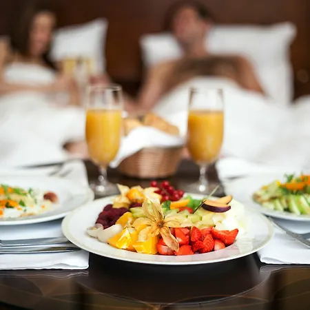 Szálloda Carlsbad Plaza Medical & Wellness 5*