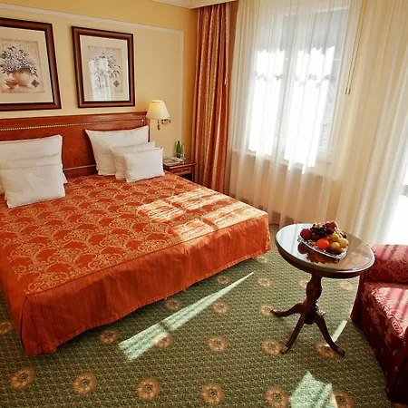 Hotel Carlsbad Plaza Medical & Wellness 5*